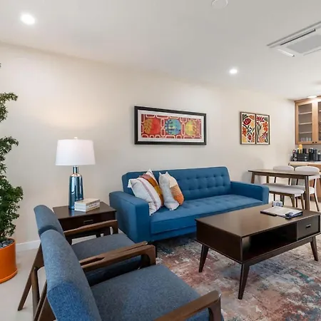 Urban Oasis - Just Remodeled Villa